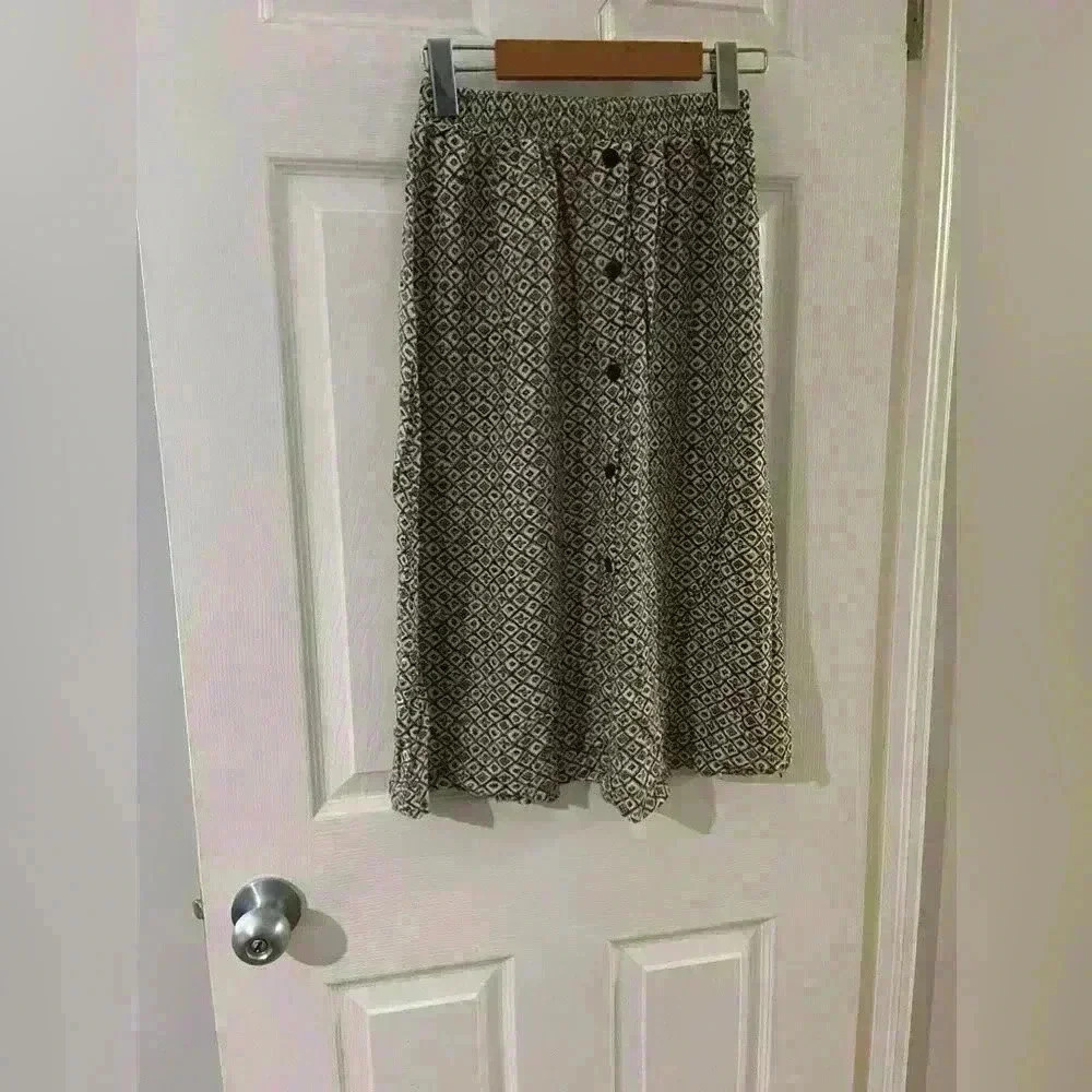 Ashley Taylor vintage midi skirt size small petite can fit larger